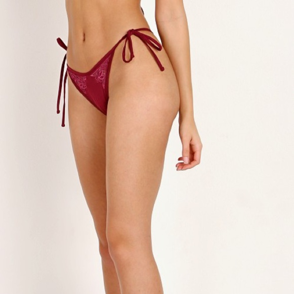 Lewis Bottom - Picture 2 of 7